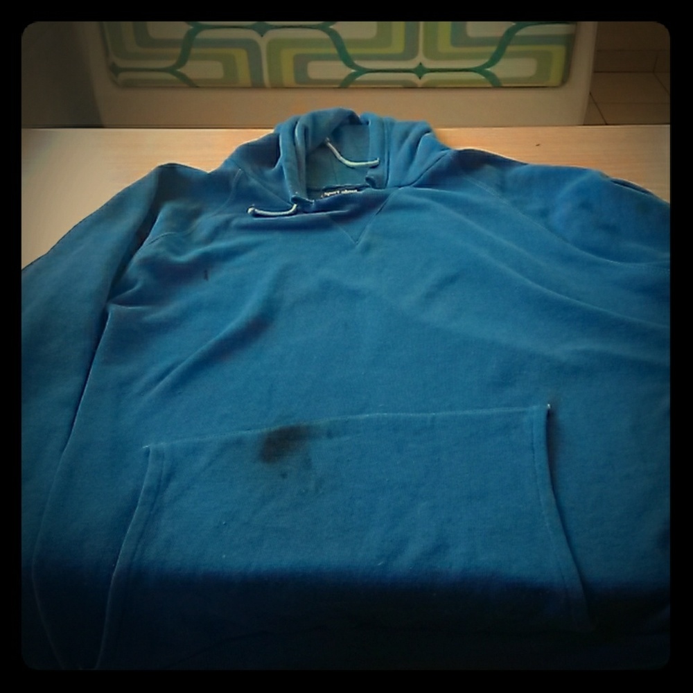 Blue sport-abouts sweater nice comfy